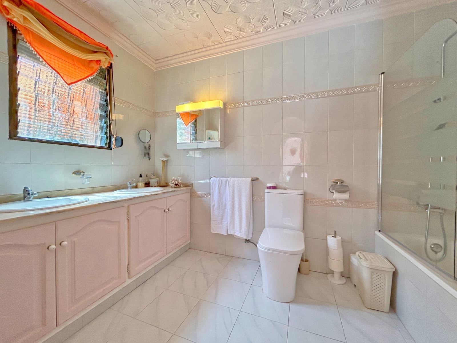 4 chambre Villa/Maison à vendre à Orba avec piscine - 599 000 € (Ref: 9794500)