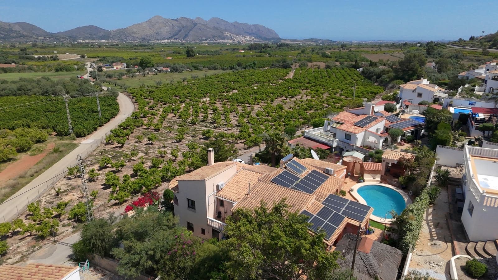 4 chambre Villa/Maison à vendre à Orba avec piscine - 599 000 € (Ref: 9794500)