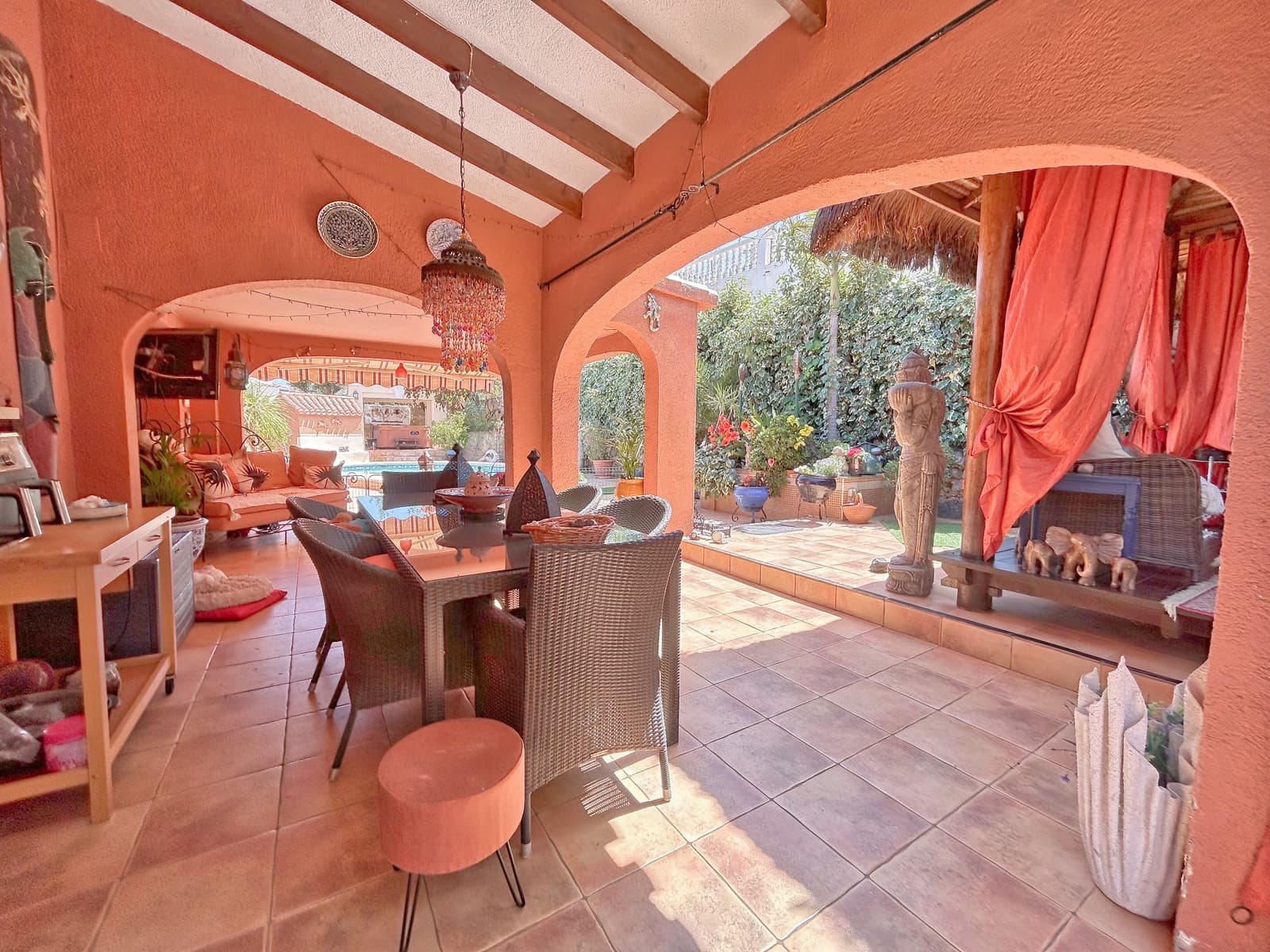 4 chambre Villa/Maison à vendre à Orba avec piscine - 599 000 € (Ref: 9794500)