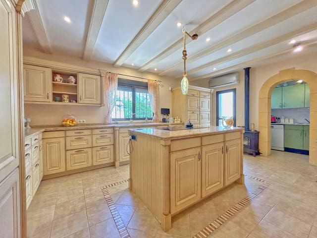 4 chambre Villa/Maison à vendre à Orba avec piscine - 599 000 € (Ref: 9794500)