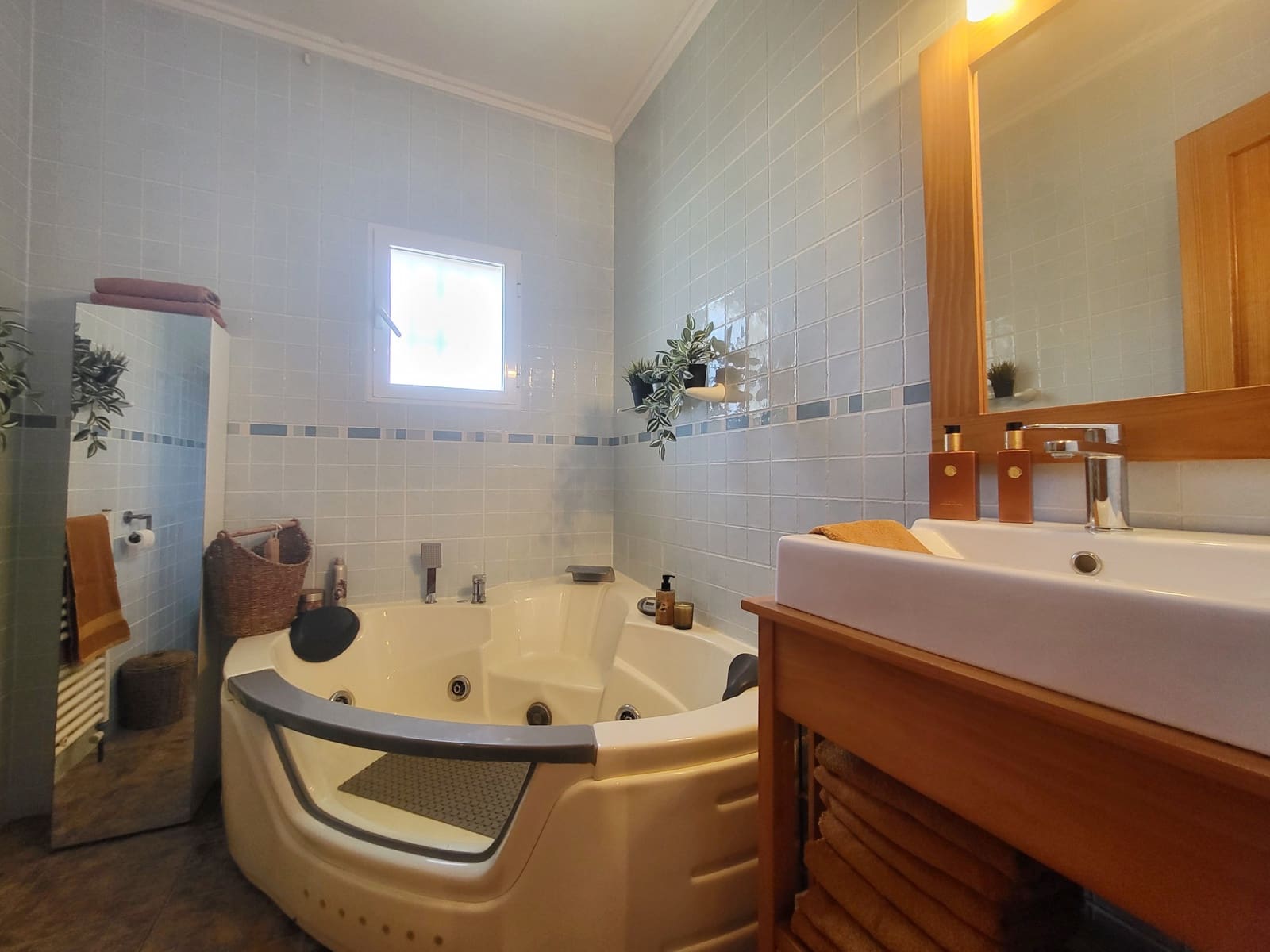 4 bedroom Villa for sale in Oliva with pool - € 440,000 (Ref: 9808088)