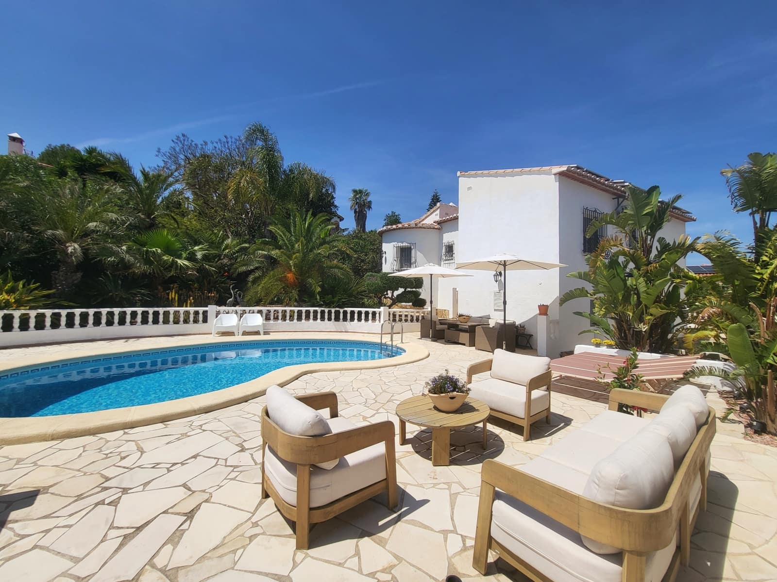 4 bedroom Villa for sale in Oliva with pool - € 440,000 (Ref: 9808088)