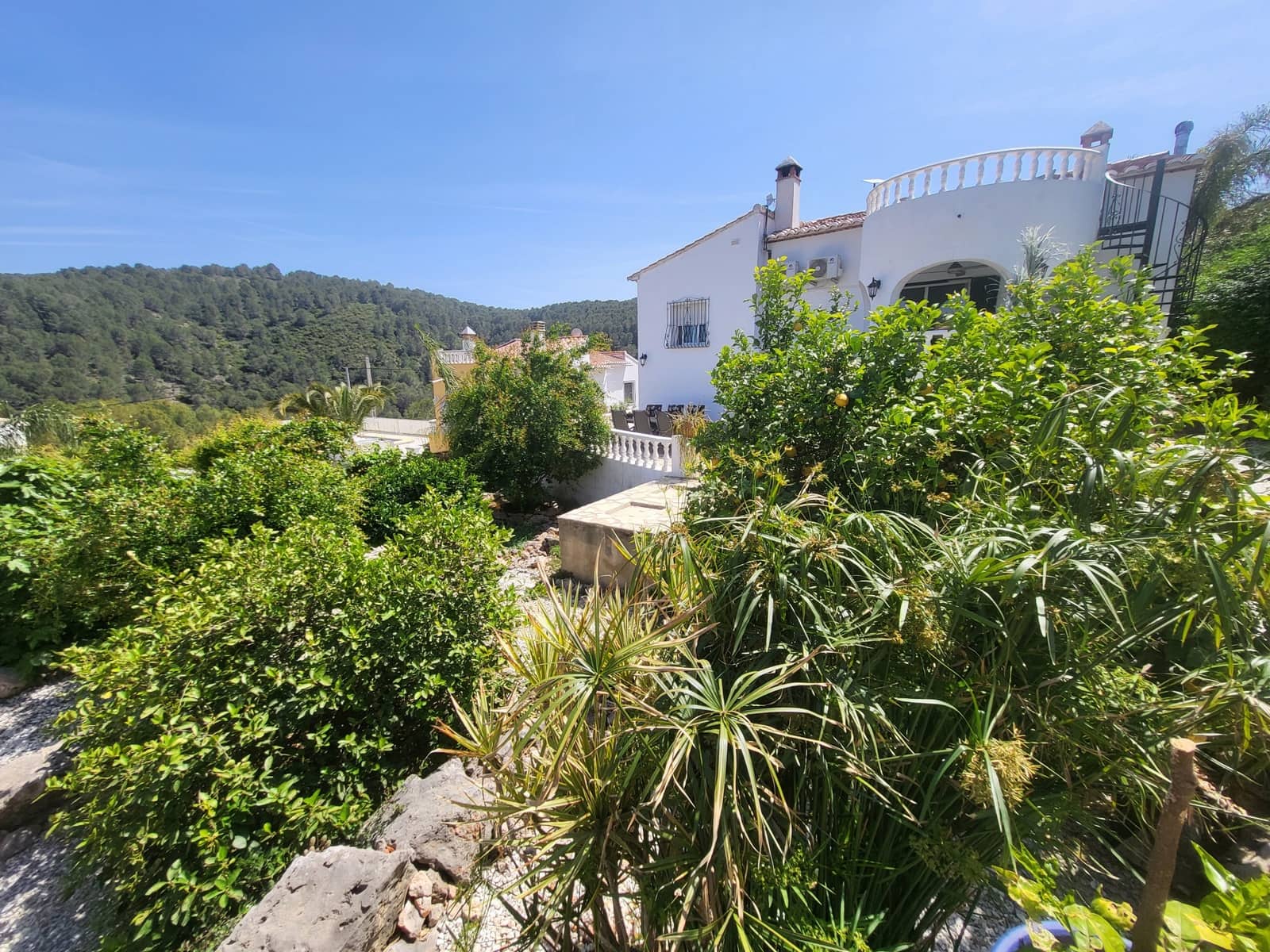4 bedroom Villa for sale in Oliva with pool - € 440,000 (Ref: 9808088)
