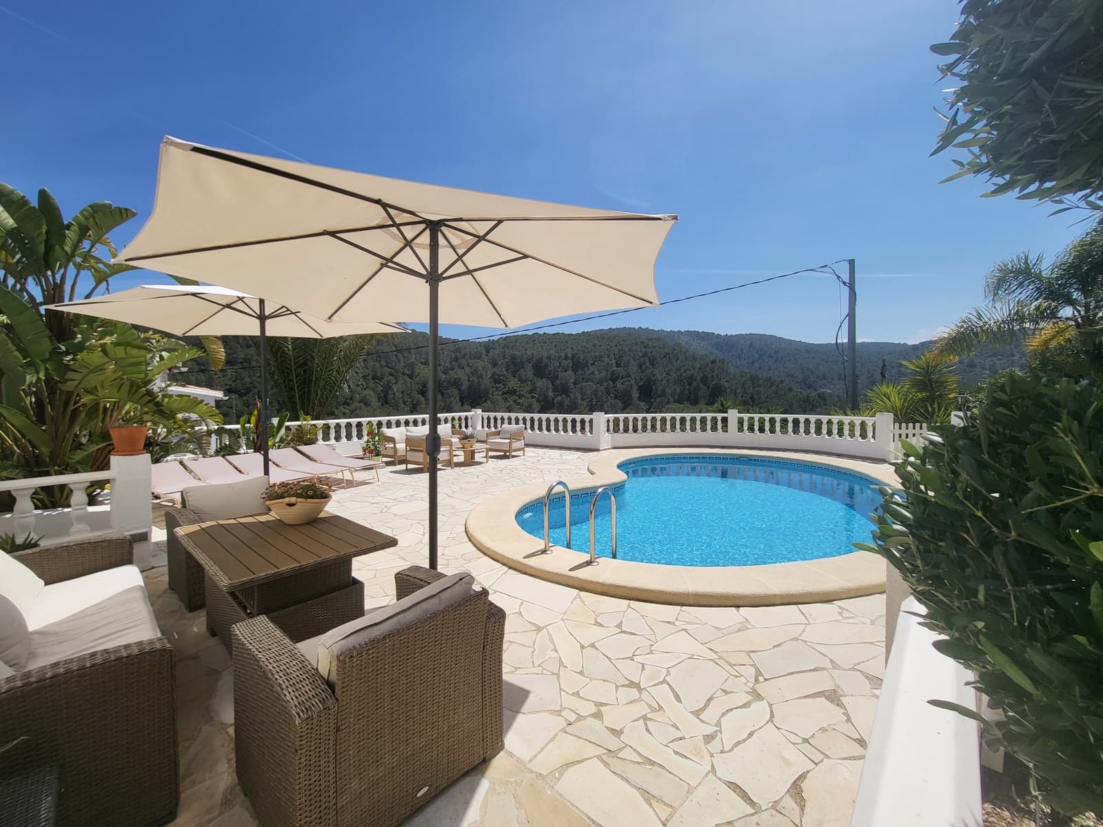 4 bedroom Villa for sale in Oliva with pool - € 440,000 (Ref: 9808088)