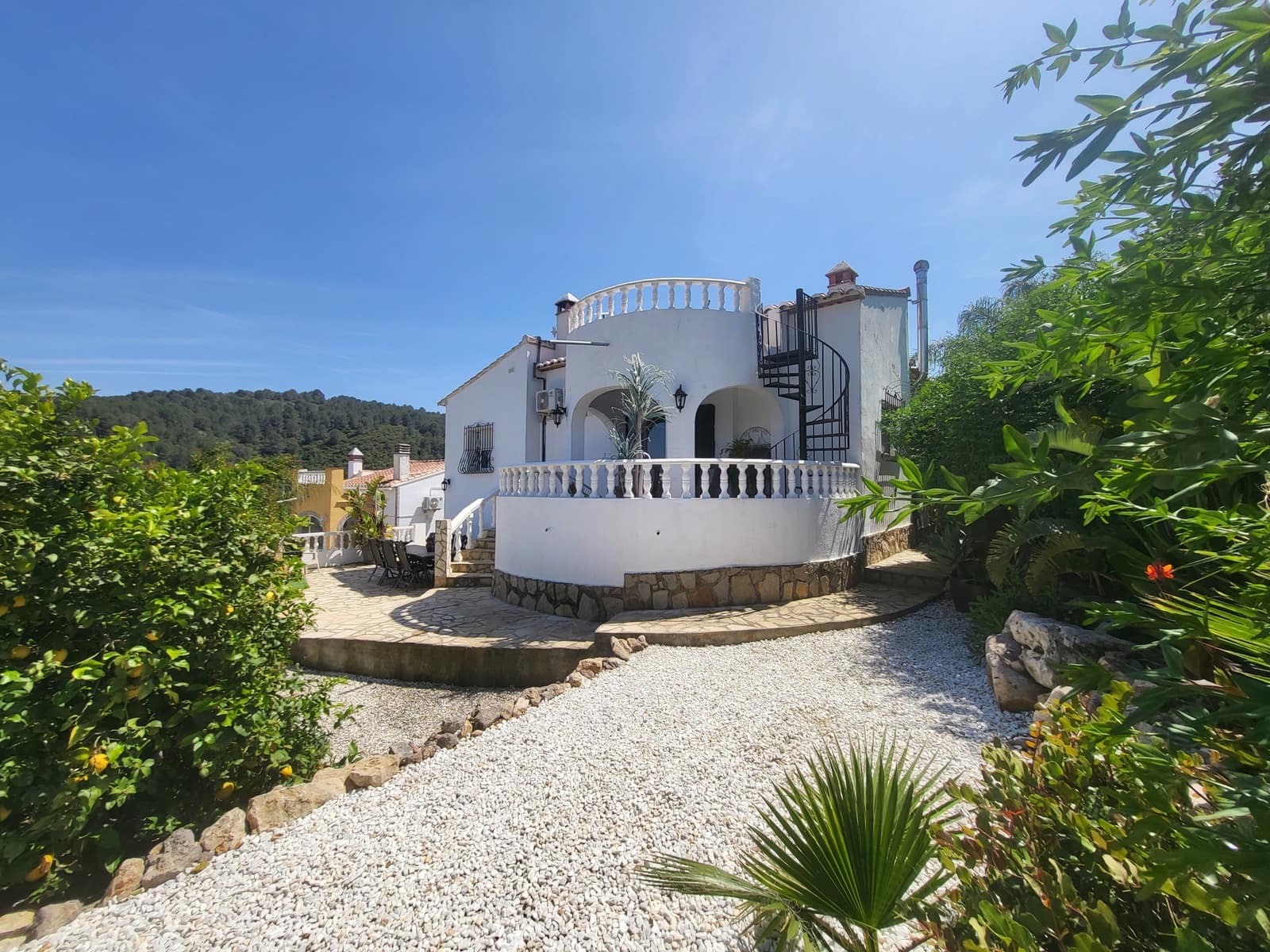 4 bedroom Villa for sale in Oliva with pool - € 440,000 (Ref: 9808088)