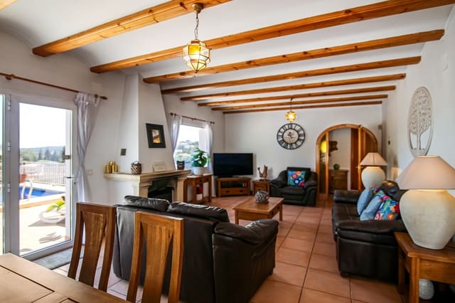 4 chambre Villa/Maison à vendre à Centro ciudad, Javea / Xàbia avec piscine - 575 000 € (Ref: 9808089)