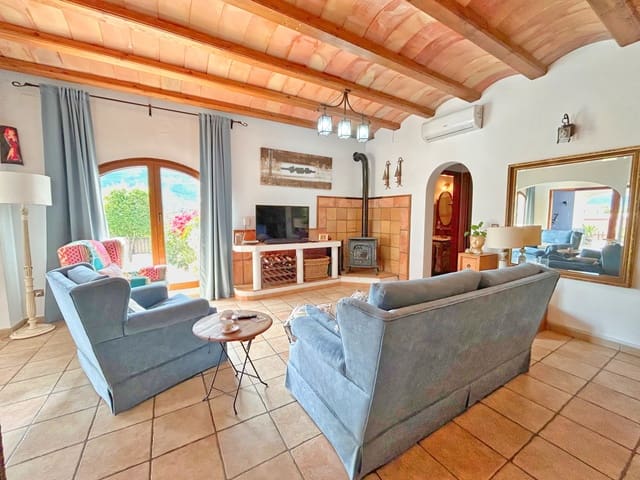 6 soveværelse Villa til salg i Alcalalí / Alcanalí med swimmingpool - € 649.950 (Ref: 9808090)