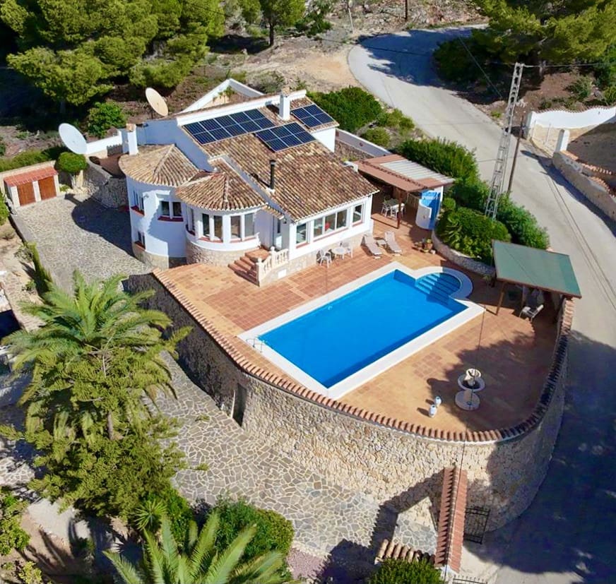4 slaapkamer Villa te koop in Moraira met zwembad - € 825.000 (Ref: 9811486)