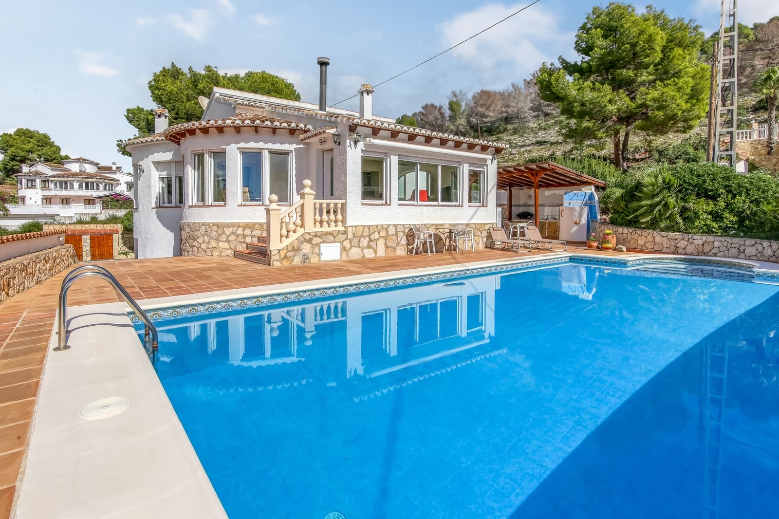 4 slaapkamer Villa te koop in Moraira met zwembad - € 825.000 (Ref: 9811486)