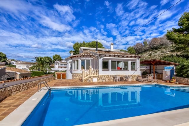 4 slaapkamer Villa te koop in Casco Urbano, Teulada-Moraira met zwembad - € 825.000 (Ref: 9811486)