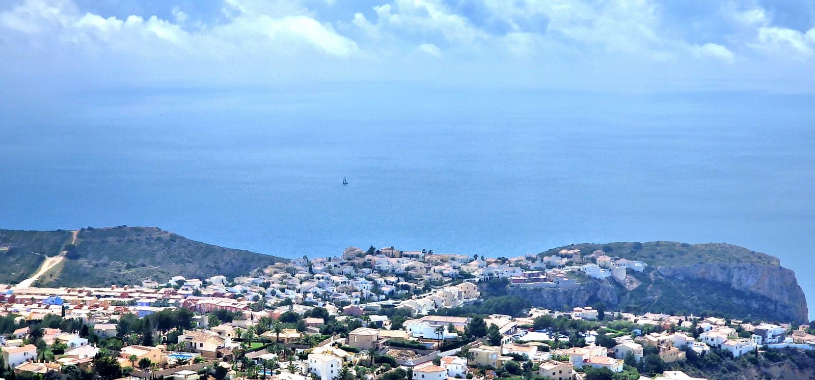 2 bedroom Apartment for sale in Benitachell / Benitatxell with pool - € 265,000 (Ref: 9817996)