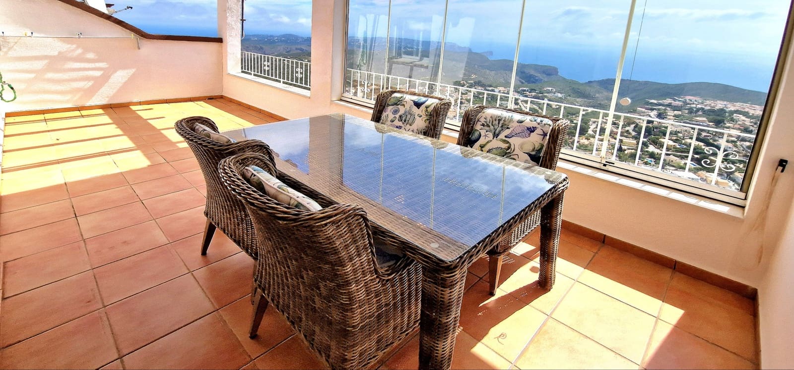 2 bedroom Apartment for sale in Benitachell / Benitatxell with pool - € 265,000 (Ref: 9817996)