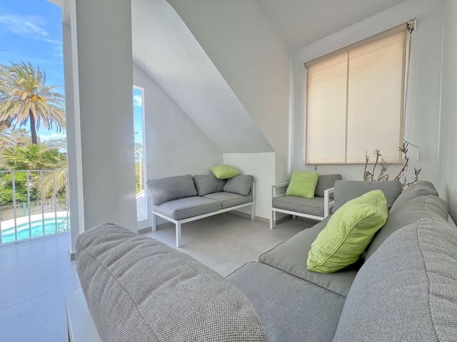 5 Zimmer Villa zu verkaufen in Centro Urbano, Dénia mit Pool - 899.000 € (Ref: 9822703)