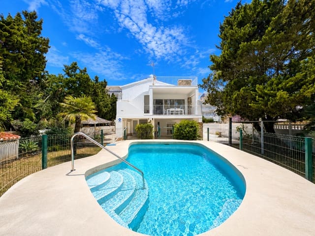 5 Zimmer Villa zu verkaufen in Centro Urbano, Dénia mit Pool - 899.000 € (Ref: 9822703)