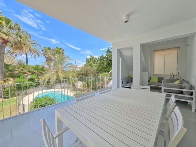 5 Zimmer Villa zu verkaufen in Centro Urbano, Dénia mit Pool - 899.000 € (Ref: 9822703)