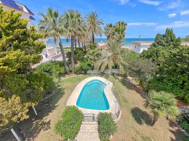 5 Zimmer Villa zu verkaufen in Centro Urbano, Dénia mit Pool - 899.000 € (Ref: 9822703)