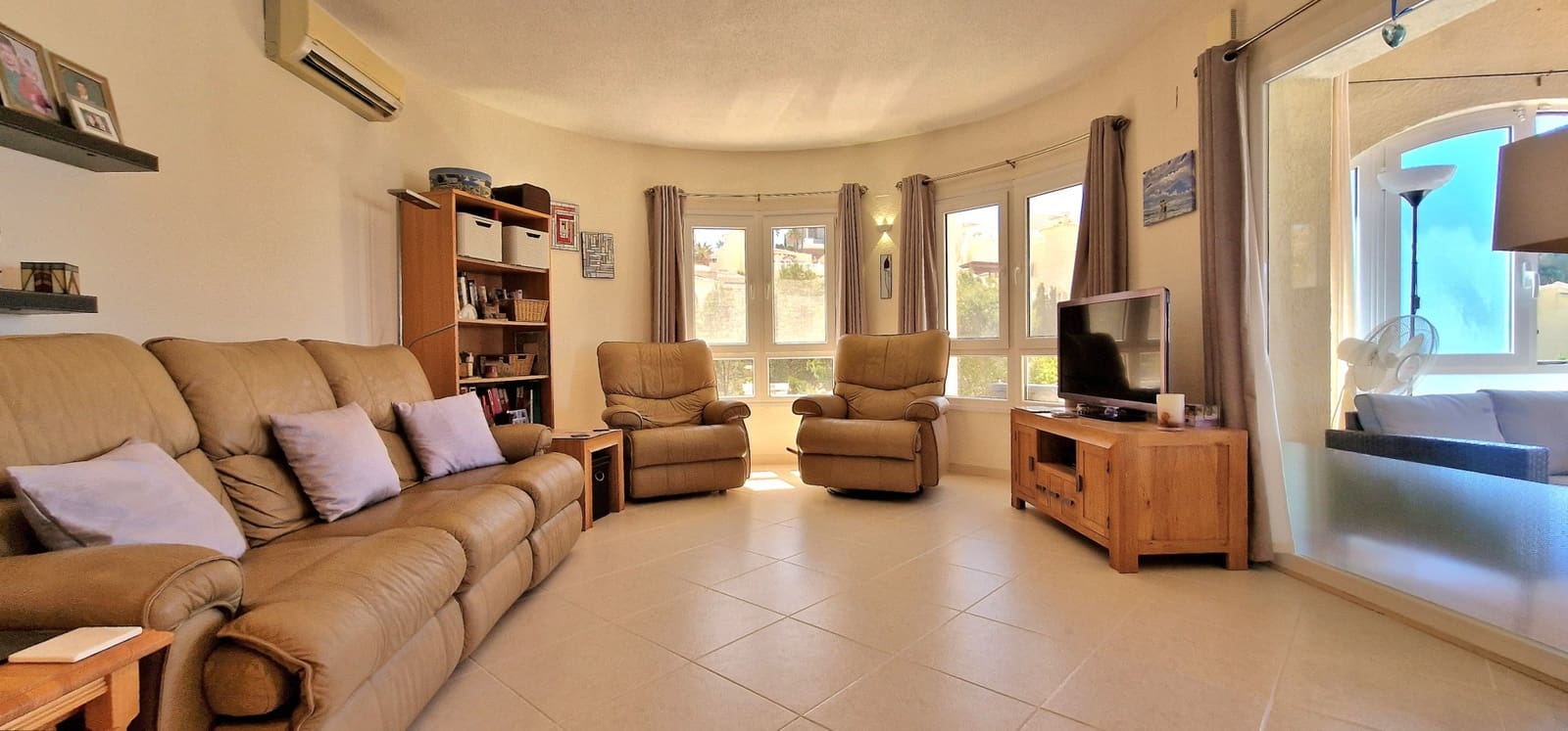 4 bedroom Villa for sale in Benitachell / Benitatxell with pool - € 620,000 (Ref: 9831229)