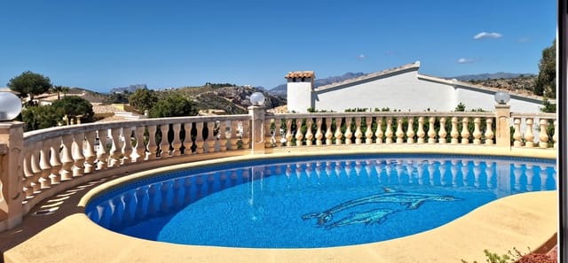 Chalet de 4 habitaciones en Benitachell / Benitatxell en venta con piscina - 620.000 € (Ref: 9831229)