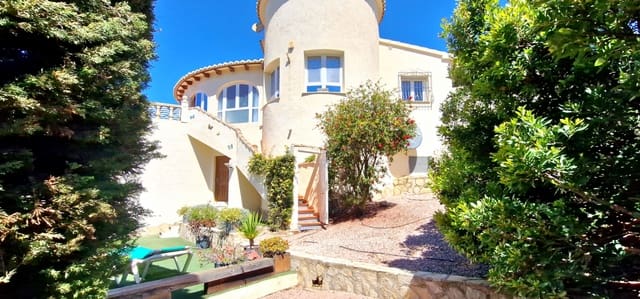 Chalet de 4 habitaciones en Benitachell / Benitatxell en venta con piscina - 620.000 € (Ref: 9831229)