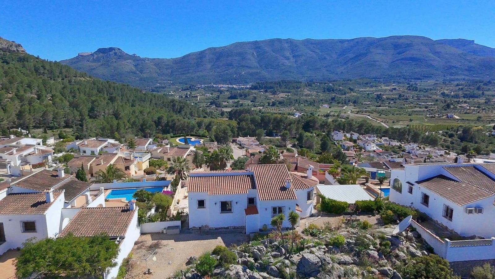 5 bedroom Villa for sale in Murla with pool - € 549,000 (Ref: 9855354)