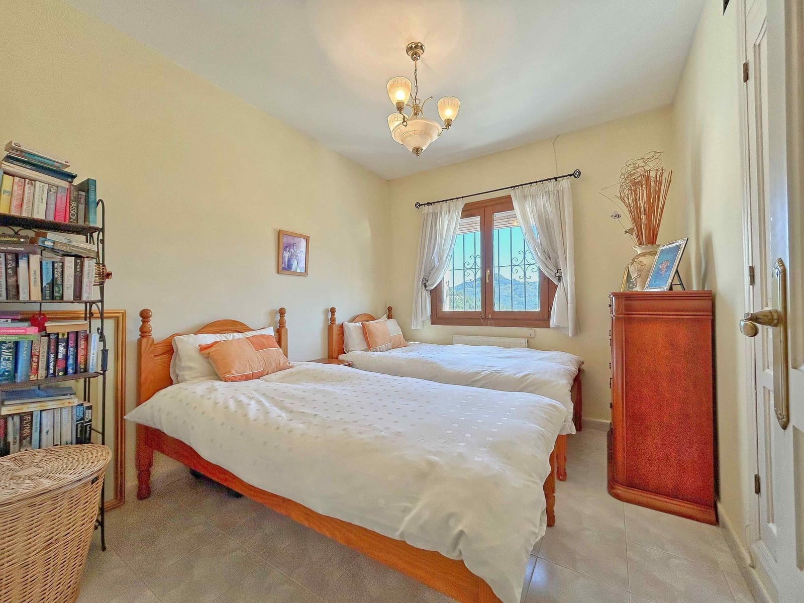 5 bedroom Villa for sale in Murla with pool - € 549,000 (Ref: 9855354)