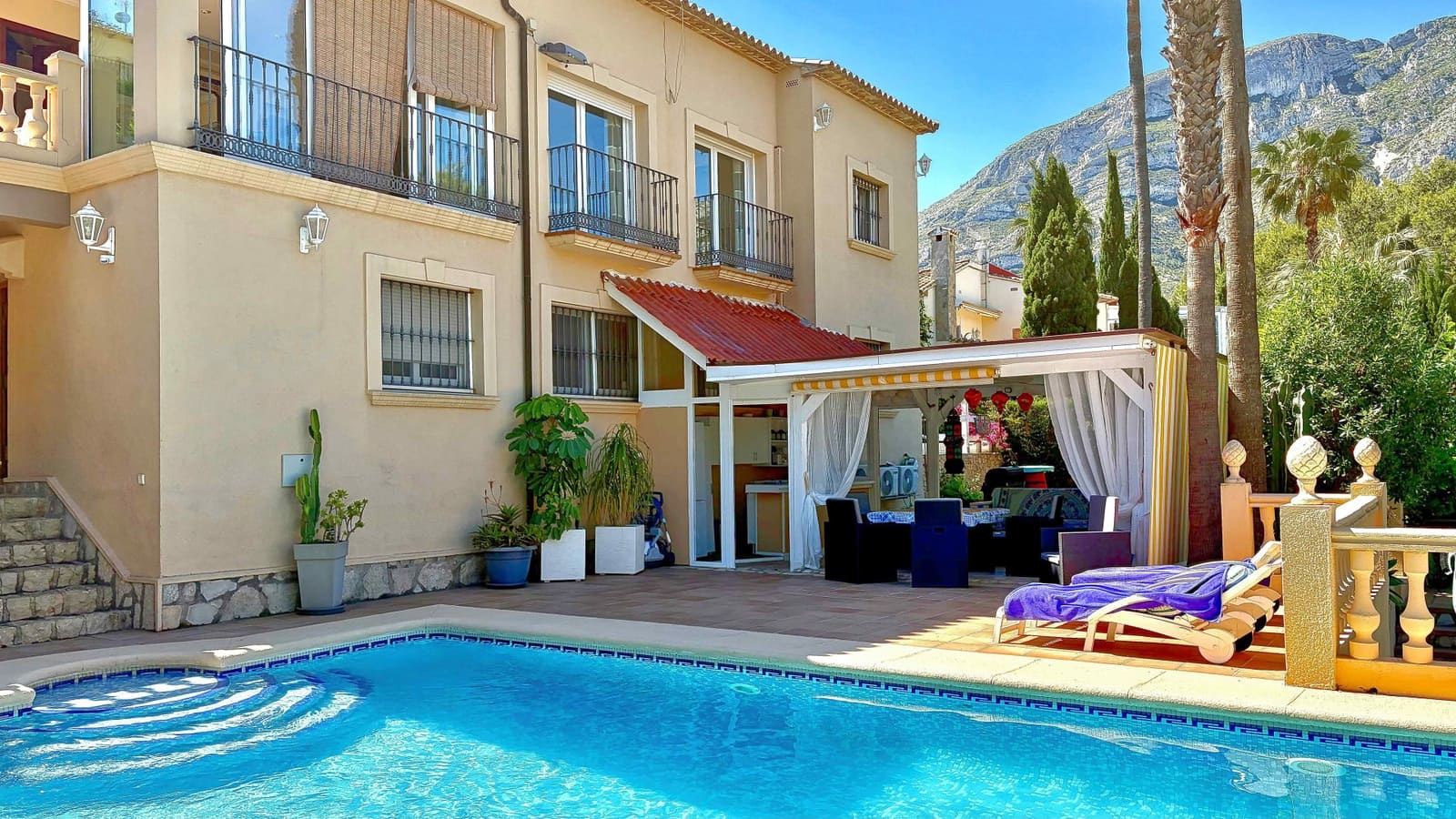 7 makuuhuone Huvila myytävänä paikassa Denia mukana uima-altaan - 840 000 € (Ref: 9859906)