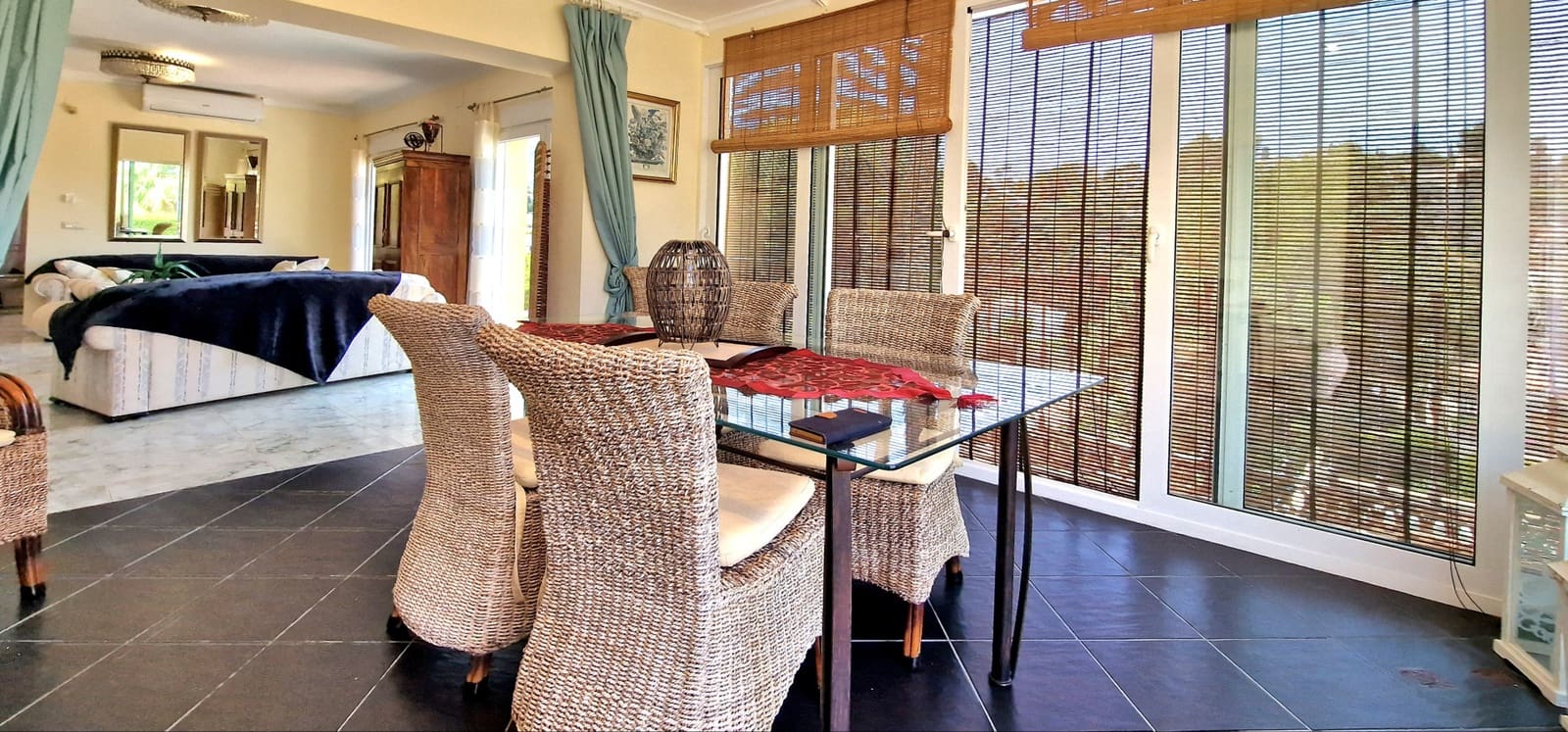 Chalet de 7 habitaciones en Dénia en venta con piscina - 840.000 € (Ref: 9859906)