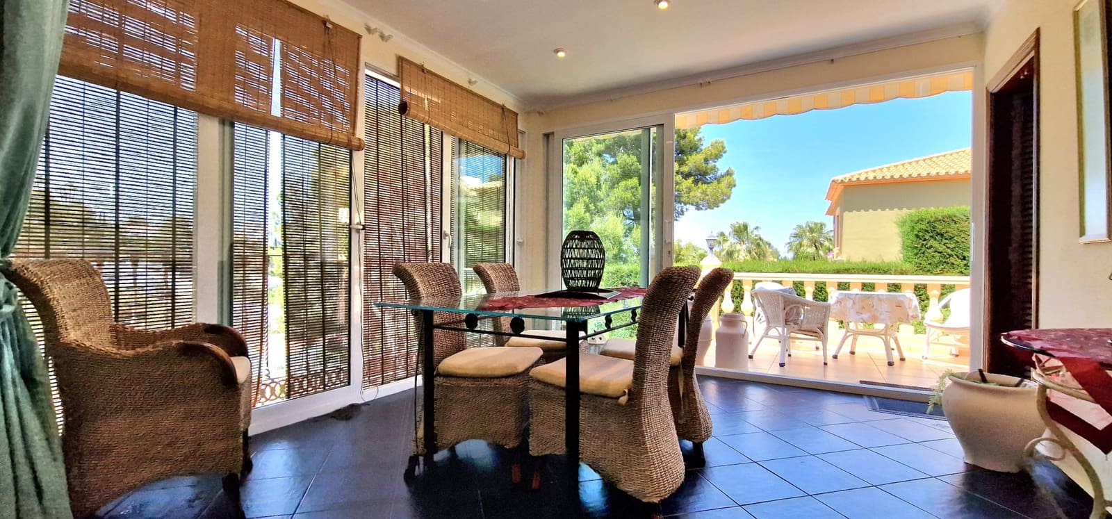 Chalet de 7 habitaciones en Dénia en venta con piscina - 840.000 € (Ref: 9859906)