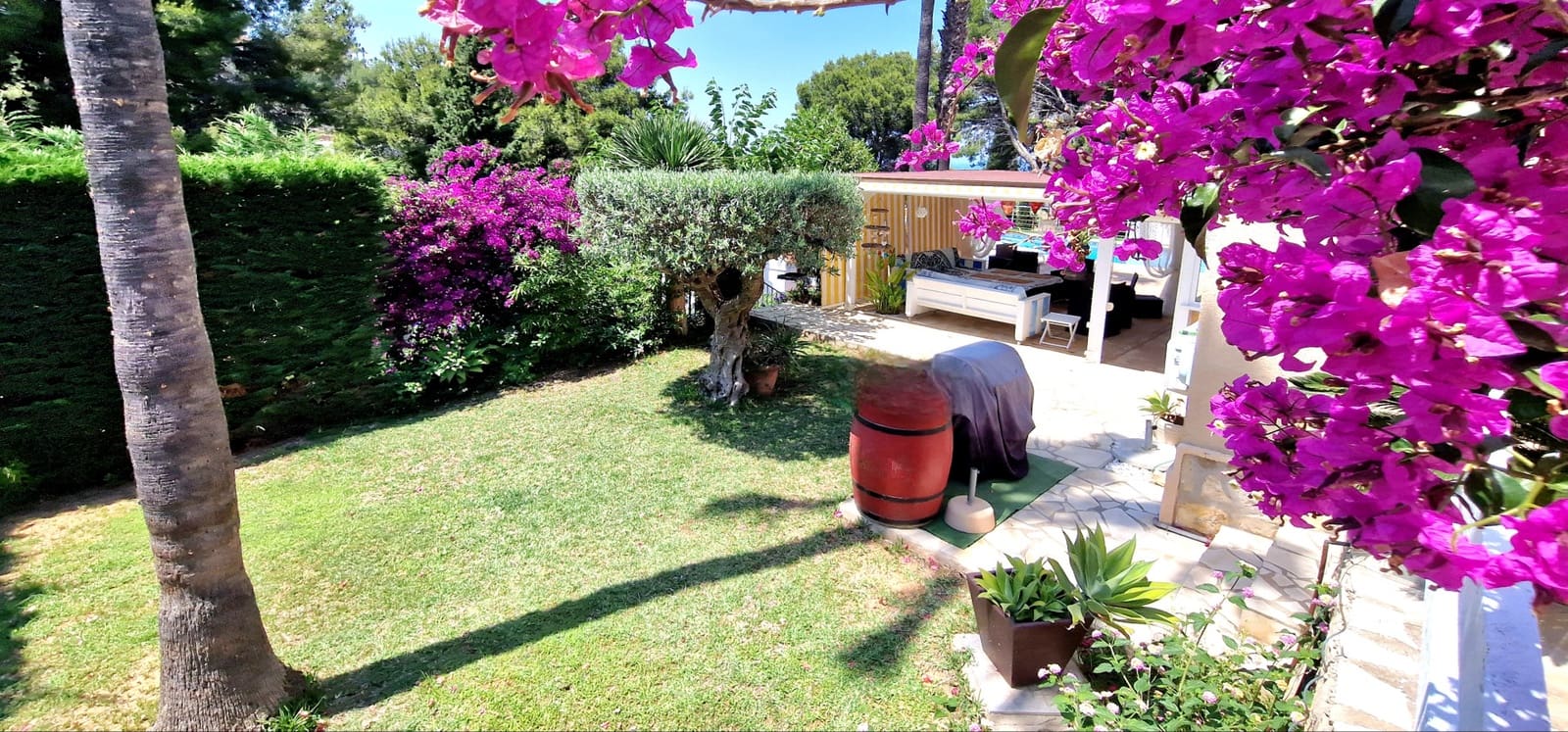 Chalet de 7 habitaciones en Dénia en venta con piscina - 840.000 € (Ref: 9859906)