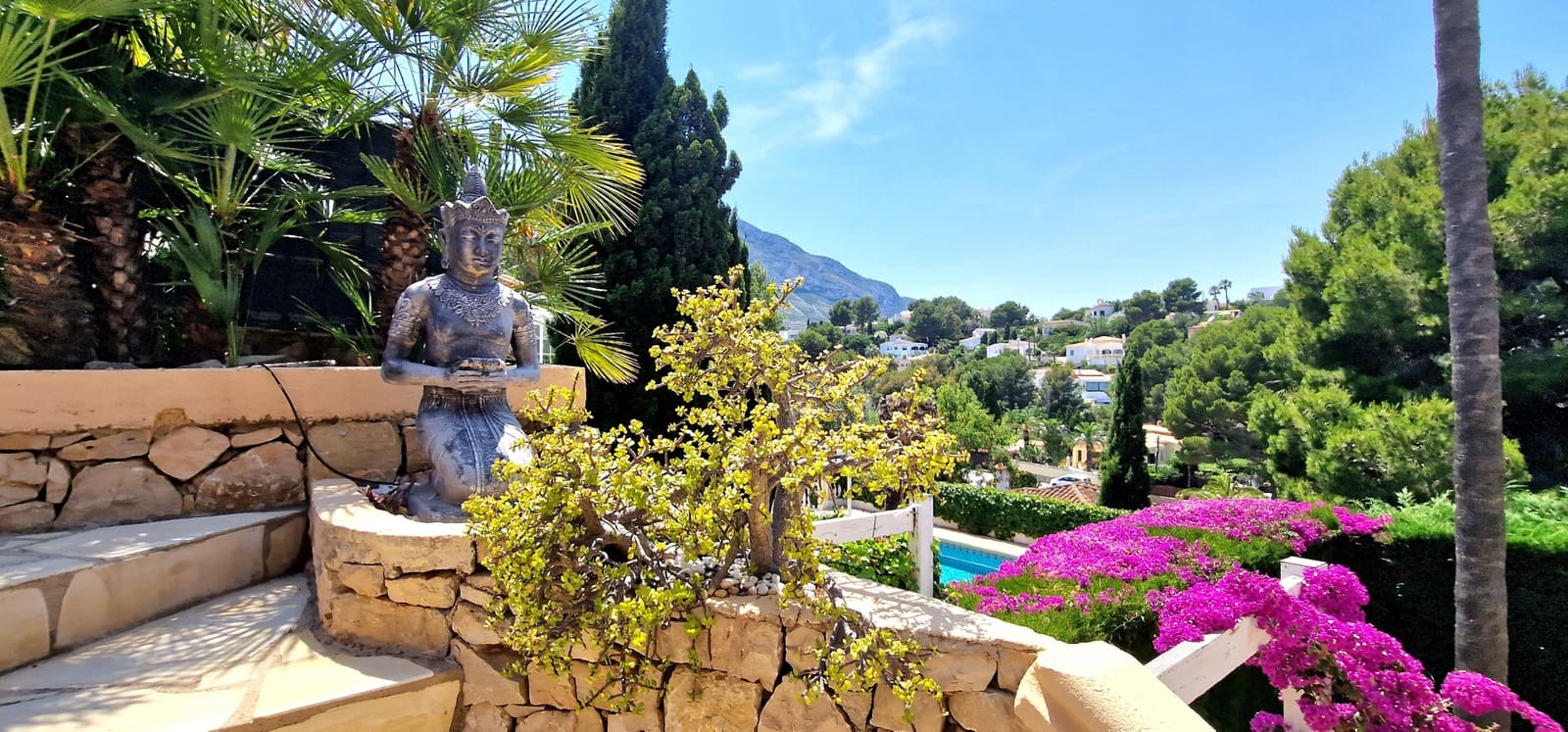 Chalet de 7 habitaciones en Dénia en venta con piscina - 840.000 € (Ref: 9859906)