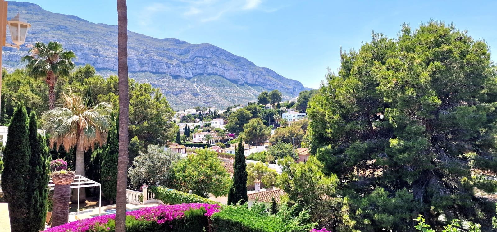 Chalet de 7 habitaciones en Dénia en venta con piscina - 840.000 € (Ref: 9859906)