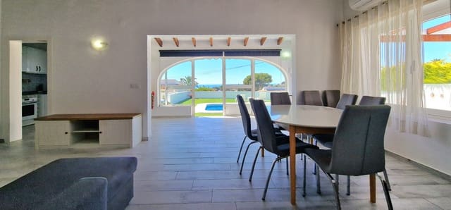3 slaapkamer Villa te koop in Casco Urbano, Teulada-Moraira met zwembad - € 850.000 (Ref: 9861797)