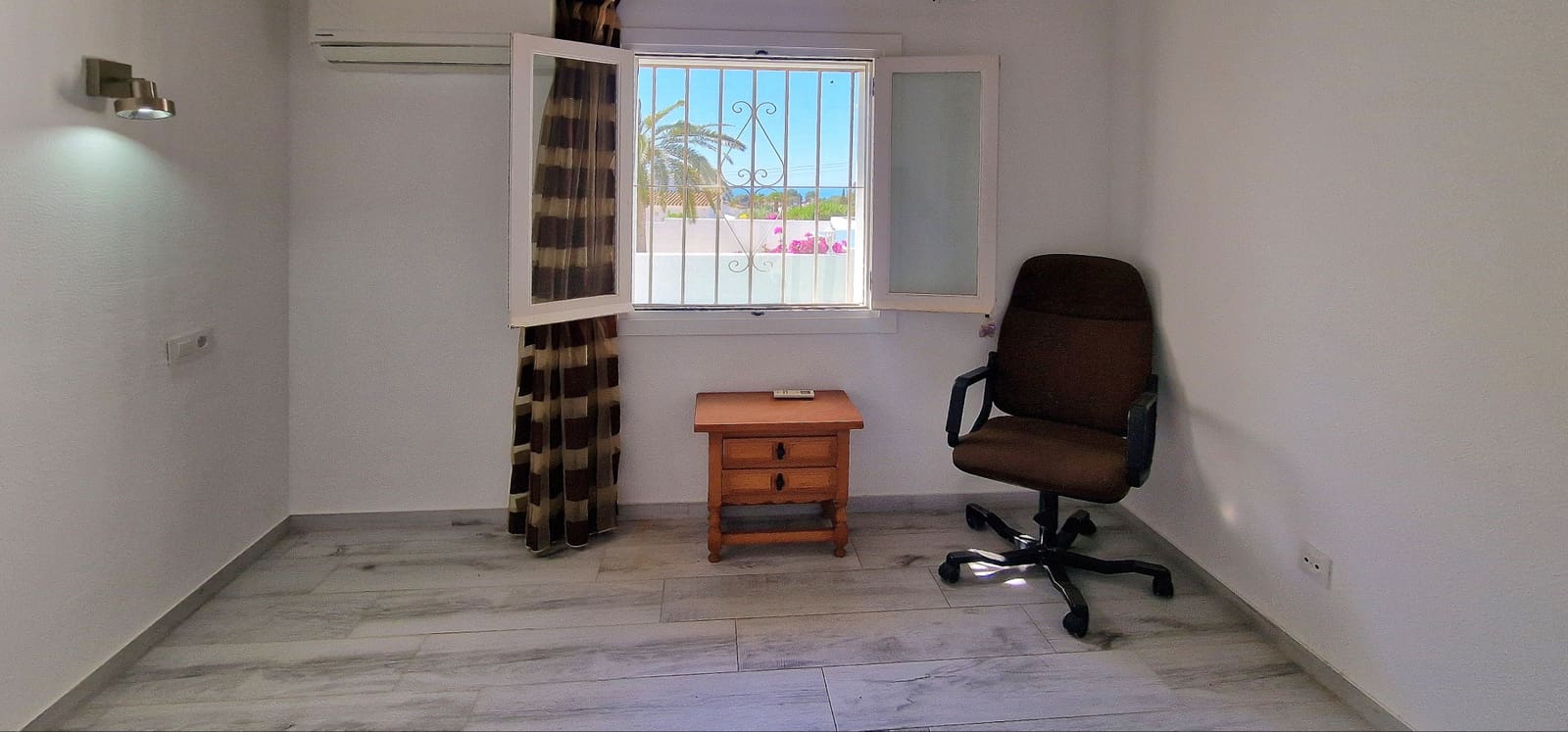 3 slaapkamer Villa te koop in Moraira met zwembad - € 850.000 (Ref: 9861797)