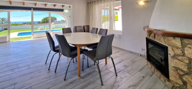 3 slaapkamer Villa te koop in Casco Urbano, Teulada-Moraira met zwembad - € 850.000 (Ref: 9861797)