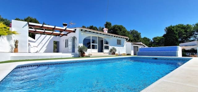 3 slaapkamer Villa te koop in Casco Urbano, Teulada-Moraira met zwembad - € 850.000 (Ref: 9861797)