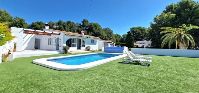 3 slaapkamer Villa te koop in Casco Urbano, Teulada-Moraira met zwembad - € 850.000 (Ref: 9861797)