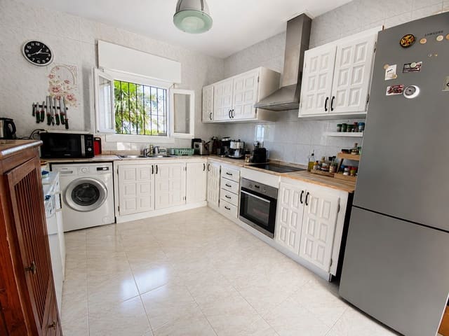 4 makuuhuone Huvila myytävänä paikassa Centro Urbano, Dénia mukana uima-altaan - 726 500 € (Ref: 9861799)