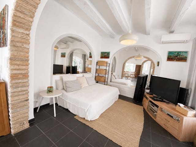 4 makuuhuone Huvila myytävänä paikassa Centro Urbano, Dénia mukana uima-altaan - 726 500 € (Ref: 9861799)