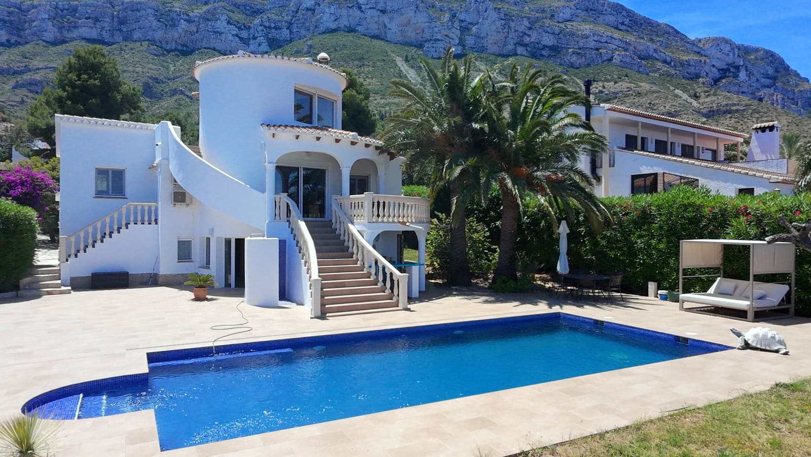 Chalet de 4 habitaciones en Dénia en venta con piscina - 895.000 € (Ref: 9861800)