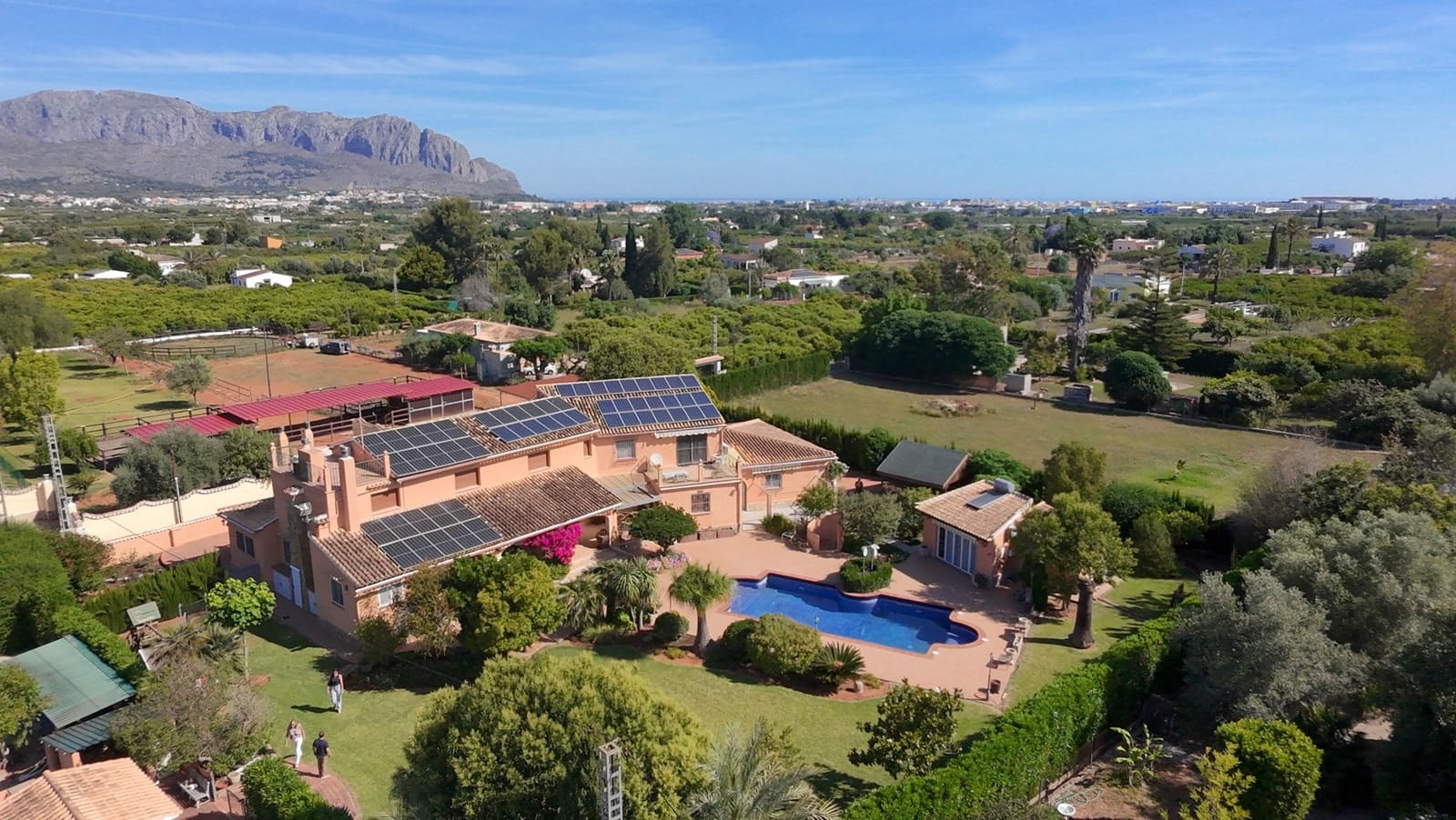 Chalet de 6 habitaciones en Pedreguer en venta con piscina - 975.000 € (Ref: 9865090)