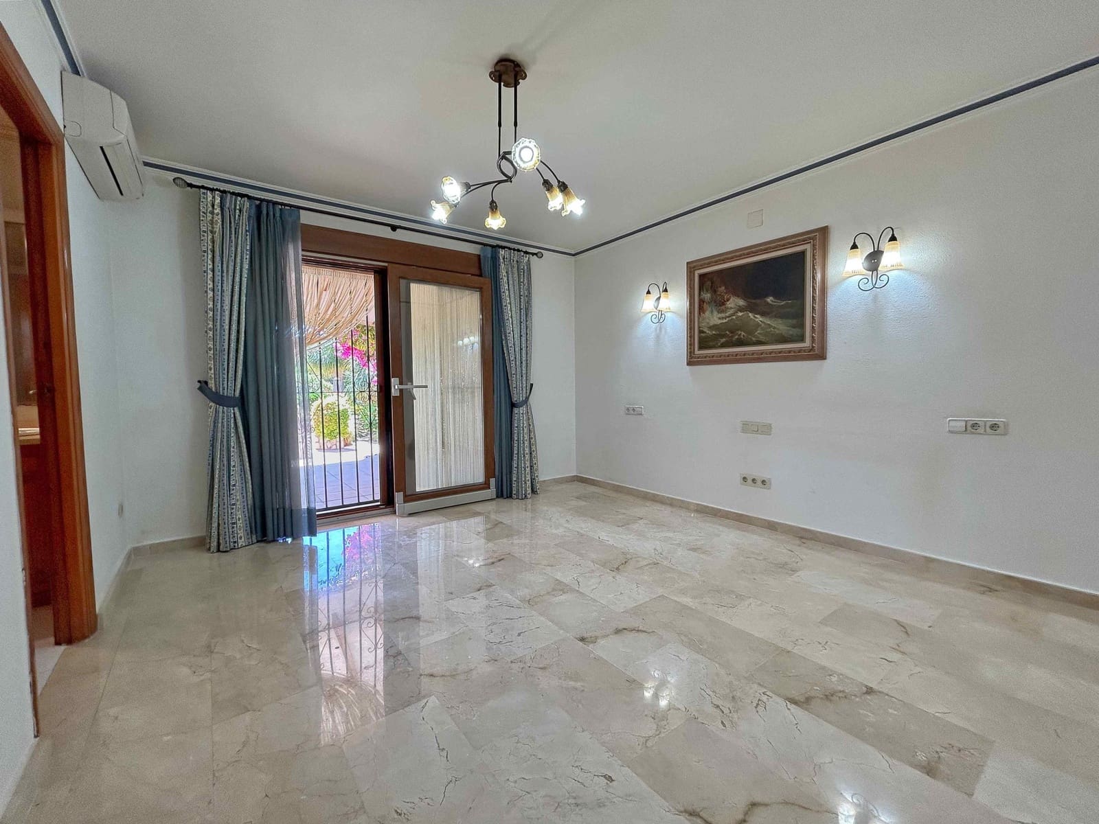 Chalet de 6 habitaciones en Pedreguer en venta con piscina - 975.000 € (Ref: 9865090)