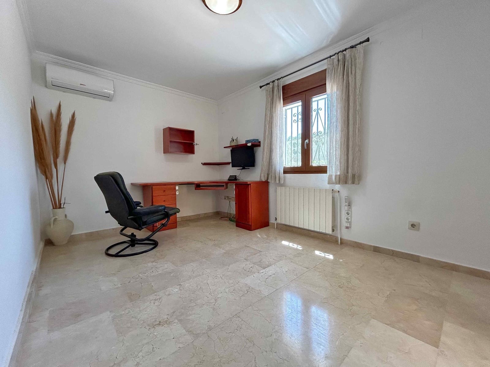 Chalet de 6 habitaciones en Pedreguer en venta con piscina - 975.000 € (Ref: 9865090)
