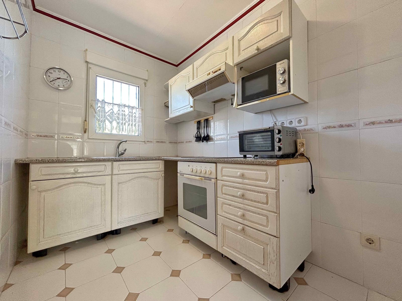 Chalet de 6 habitaciones en Pedreguer en venta con piscina - 975.000 € (Ref: 9865090)