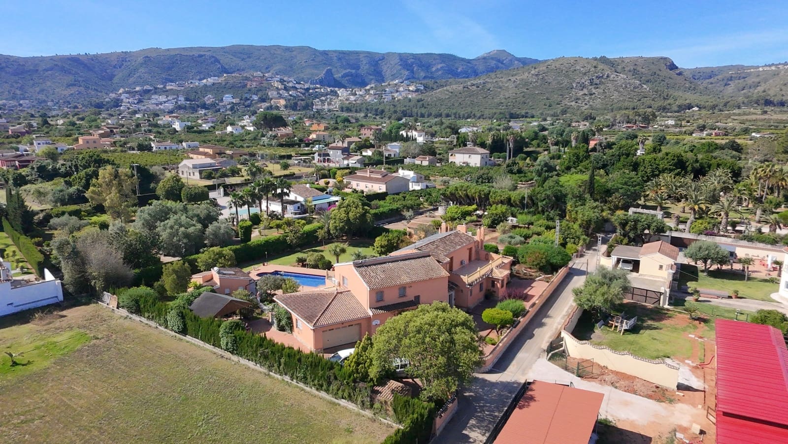 Chalet de 6 habitaciones en Pedreguer en venta con piscina - 975.000 € (Ref: 9865090)