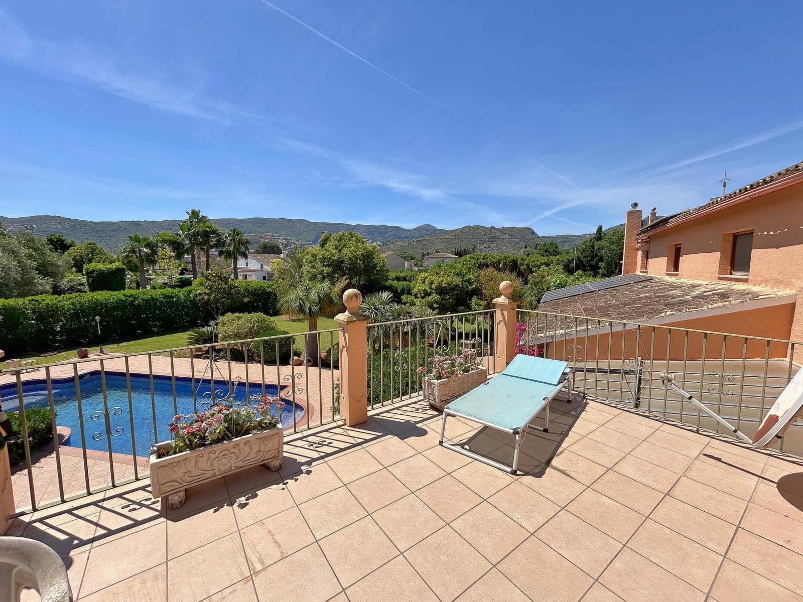 Chalet de 6 habitaciones en Pedreguer en venta con piscina - 975.000 € (Ref: 9865090)
