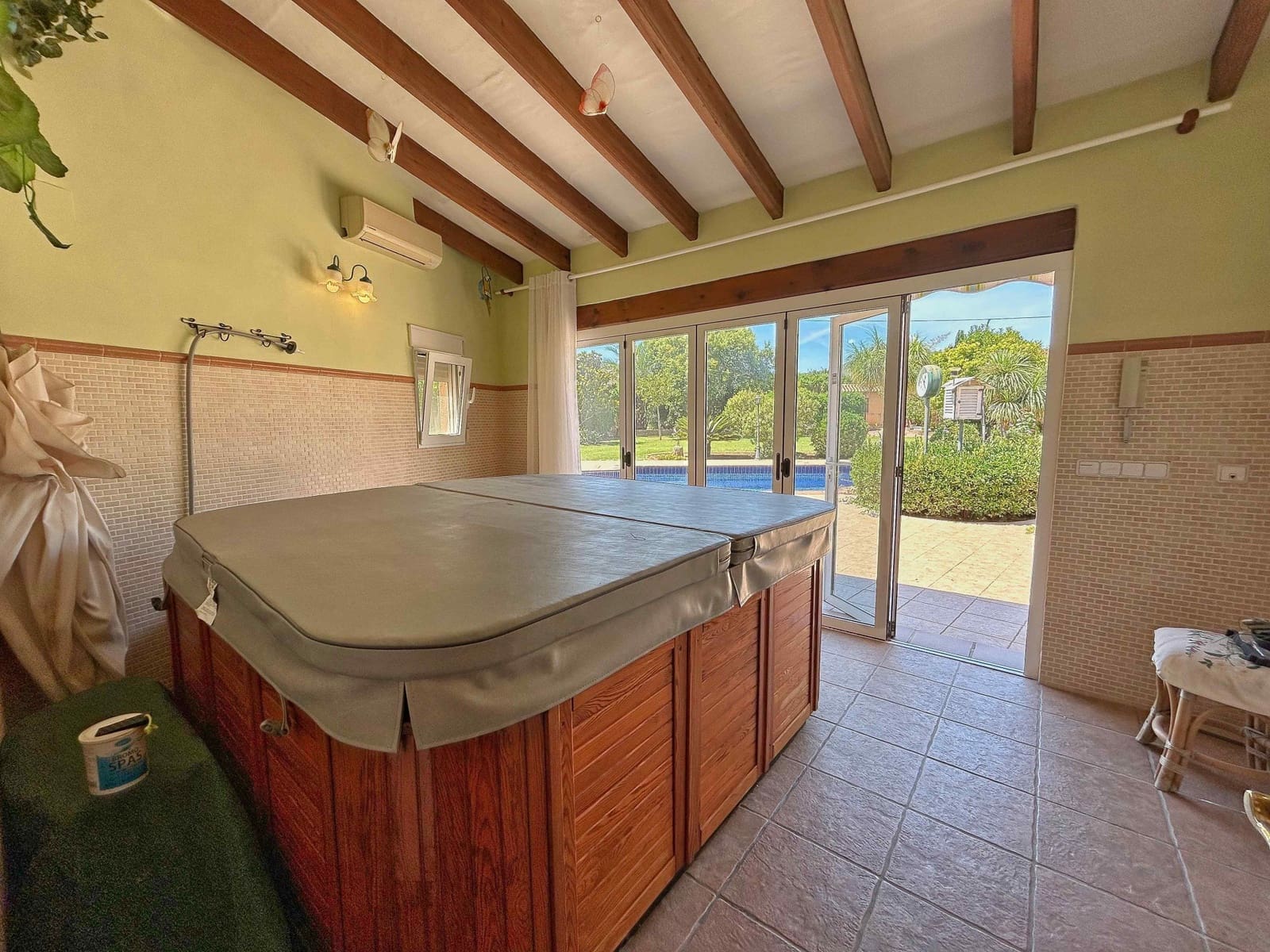 Chalet de 6 habitaciones en Pedreguer en venta con piscina - 975.000 € (Ref: 9865090)