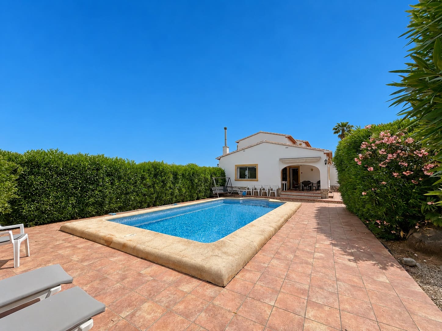 4 bedroom Villa for sale in Benidoleig with pool - € 575,000 (Ref: 9878443)