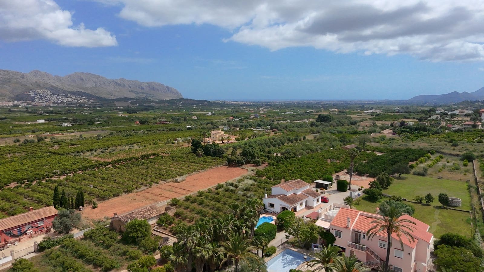 4 bedroom Villa for sale in Benidoleig with pool - € 575,000 (Ref: 9878443)