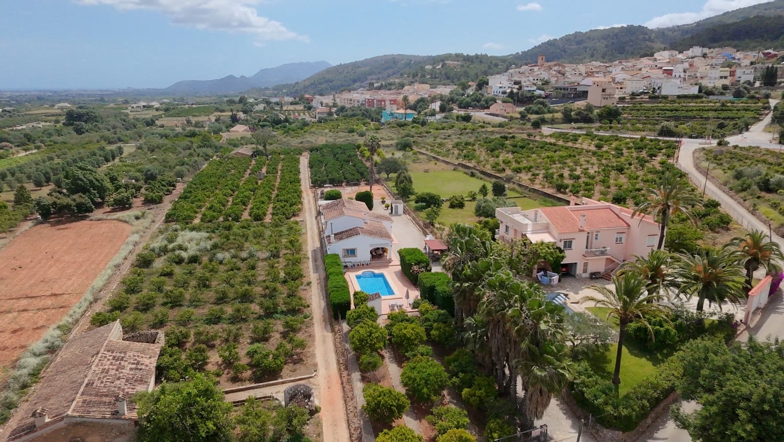4 bedroom Villa for sale in Benidoleig with pool - € 575,000 (Ref: 9878443)