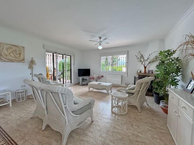 4 sypialnia Willa na sprzedaż w Benidoleig z basenem - 575 000 € (Ref: 9878443)